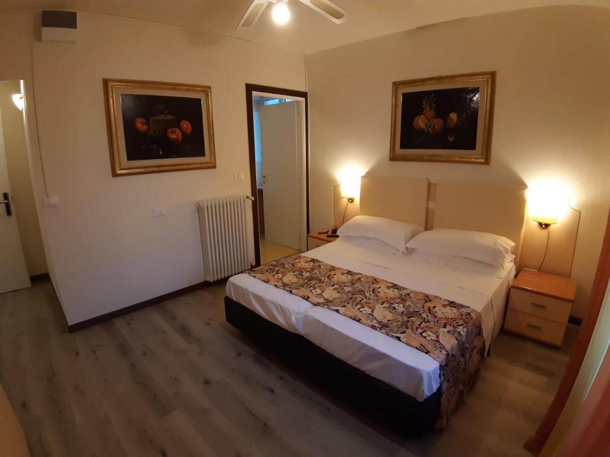 Hotel San Marco Garda  Exteriör bild